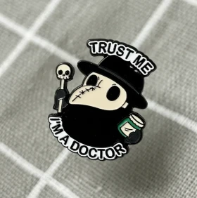 Pinarna.cz Trust me I'm a doctor (plague doctor) / Věřte mi, jsem doktor (morový doktor)