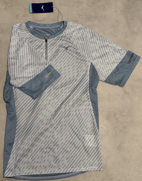 Běžecké tričko Mizuno Multipocket Trail Tee J2GAB50020 Velikost textilu: M