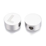 Korálek z nerezové oceli - placička s písmenem - různé varianty - 10 x 4,5 mm - 1 ks Písmena: E