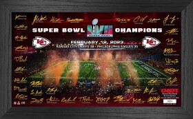Highland Mint Obraz Kansas City Chiefs NFL Super Bowl LVII Champion Signature Gridiron Frame