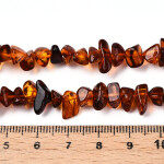 Přírodní jantar - tmavý - zlomky - 3 ~ 6 x 5~11 x 5~7 mm - 1 g