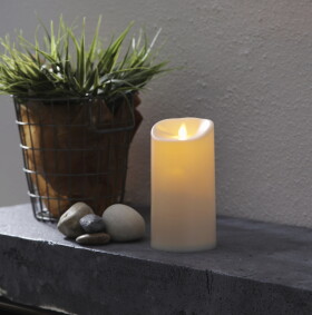 STAR TRADING Venkovní osvětlení LED Pillar Candle Flamme 17,5 cm, bílá barva, plast