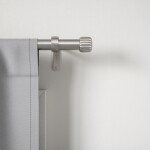 Stříbrná roztažitelná garnýž 91-168 cm Umbra CLEO