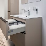 Mereo Mailo, koupelnová skříňka s keramickým umyvadlem 81 cm, dub Riviera, černé madlo CN521B