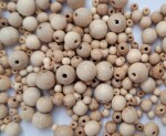 Dřevěné korálky Detoa - přírodní lakované - ∅ 10 mm - 10 ks
