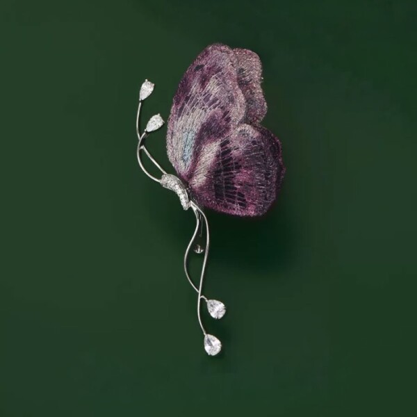 Luxusní brož ve tvaru fialového motýla Jeanne, Fialová