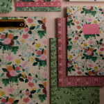 Rifle Paper Co. Desky s trhacím blokem Clipfolio Dahlia, multi barva, papír