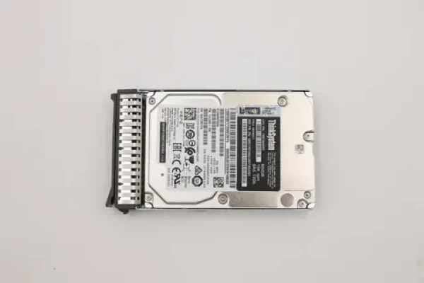 Lenovo ThinkSystem 600GB 15K / Pevný disk / SAS / 2,5" / 15 000 ot/min (00YK011)
