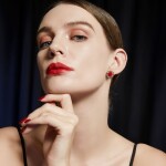 Náušnice s vínovým velurem a perlami ve vintage stylu, Červená