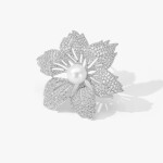 Brož ve tvaru květu Lysandra - bílá perla, zirkony, Stříbrná Bílá