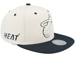 Mitchell & Ness Pánská kšiltovka Miami Heat NBA Evergreen Cream Black Snapback