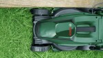 BOSCH EasyMower 18V-32-200 / Aku sekačka na trávu / 18V / Šířka záběru 32 cm / Koš 31 L / 1x Aku 4.0 Ah (06008B9D00)