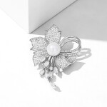 Brož s říční perlou a zirkony Jasmín - květina, Stříbrná