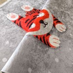 DumDekorace Koberec do dětského pokoje - šedý s tygrem Šířka: 120 cm | Délka: 180 cm