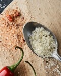 Nicolas Vahé Dárková sada solí Nicolas Vahé - Parmesan Basil & Chilli, černá barva, multi barva, sklo