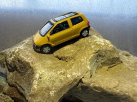 CARARAMA 1/72 RENAULT TWINGO