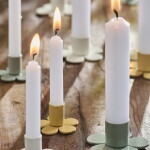 Ib Laursen Kovový svícen Flower Cafe Cream 4,5 cm, žlutá barva, kov