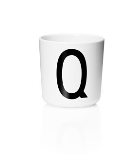 DESIGN LETTERS Dětský melaminový hrneček Letters 200 ml Q, černá barva, bílá barva, melamin