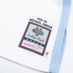 Mitchell & Ness Pánský retro dres North Carolina Tar Heels NCAA Michael Jordan #23 1983-84 Velikost: L