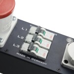 Adam Hall RACK PDU 9 CEE FI