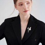 Brož ve tvaru motýla s perleťovými křídly Michell, Zlatá