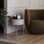 Ferm Living Kulatý stojan na květiny Plant Box Light Grey, šedá barva, kov