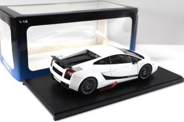 LAMBORGHINI GALLARDO SUPERLEGGERA WHITE 1/18 AUTOART