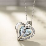 Dárkové Balení Náhrdelník Swarovski Elements True Love - srdíčko, Světle modrá 42 cm + 5 cm (prodloužení)
