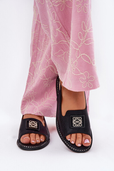 Elegantní Dámské Sandály Na Plochém Podpatku S Dekorací S.Barski KV51-082 Černé 37