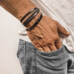 Pánský náramek Fabio z pravé kůže a chirurgické oceli, Černá 20,5 cm - 21,5 cm (nastavitelná)