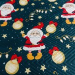 DumDekorace Zelený prošívaný vánoční přehoz s motivem Santa Clause Šířka: 170 cm | Délka: 210 cm