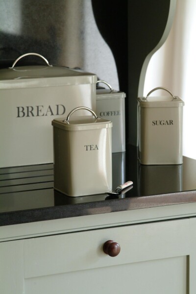 Garden Trading Plechová dóza Tea – clay, béžová barva, kov