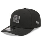 New Era Pánská kšiltovka Tampa Bay Buccaneers NFL Black Historic Logo 2026 Training Camp 9SEVENTY Stretch-Snap