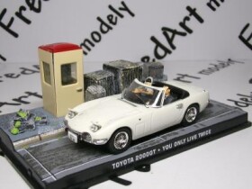 007James Bond TOYOTA 2000GT - YOU ONLY LIVE TWICE - IXO/ALTAYA 1:43