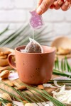 TEA HERITAGE Čaj rooibos s červeným pomerančem Cat – 5 ks, fialová barva, papír, textil