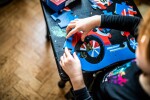 Crocodile Creek Mini puzzle - Na závodech (12 dílků)