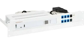 Rackmount.IT RM-SR-T15 bílá / Montážní sada do racku / pro Sophos XGS 108, 108W / 1.3U (RM-SR-T15)