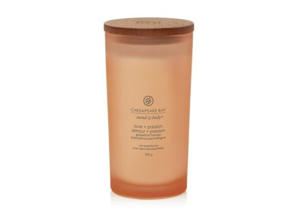 Vonná svíčka CHESAPEAKE BAY CANDLE Love & Passion 355g