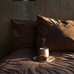 Storefactory Povlečení z organické bavlny Crinkle Espresso 150 × 210 cm, hnědá barva, textil