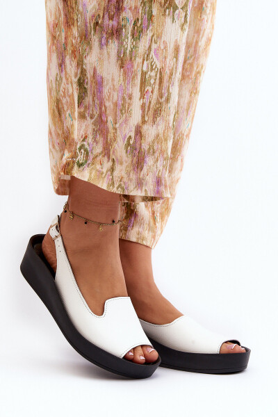 Dámské kožené sandály na tlusté podrážce Zazoo 2893 bílé 36