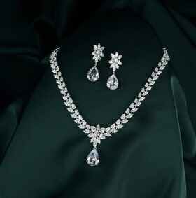 Luxusní souprava šperků Swarovski Elements Desireé, Bílá/čirá 43 cm