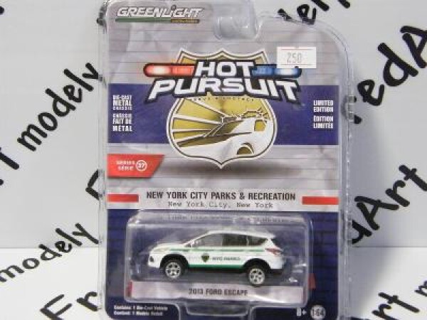 2013 FORD ESCAPE - GREENLIGHT 1:64