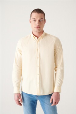 Avva Men's Yellow Oxford 100% Cotton Standard Fit Regular Cut Shirt