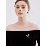 Brož s říční růžovou perlou a zirkony Patricia - květina, Zlatá