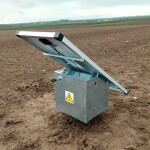 Premium sada solární ohradník - Kompletní bezpečnostní schránka + 15 J LTE chytrý zdroj, panel 200 W