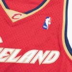 Mitchell & Ness Pánský dres Cleveland Cavaliers NBA LeBron James #23 2003-04 Swingman - Červená Velikost: S