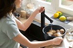 HANSGROHE - Zesis M33 Dřezová baterie s výsuvnou sprškou, matná černá 74822670