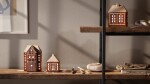 KÄHLER Porcelánový svícen Gingerbread Lighthouse Small, hnědá barva, porcelán