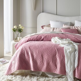 DumDekorace Růžový velurový přehoz na postel Feel 170 x 210 cm