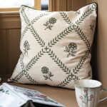 Strömshaga Vyšívaný povlak na polštář Lovisa Green/White 45 × 45 cm, zelená barva, textil